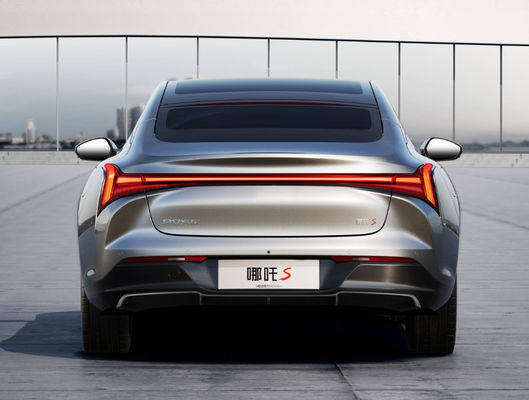 Электротранспорт Nezha s автомобиля 650-715KM Nezha средний большой
