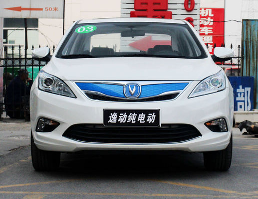 Автомобиль седана мест дверей 5 Changan Eado EV460 365-405KM Changan EV 5 компактный