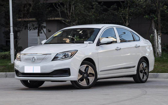 Двери небольшой машины 4 400KM Dongfeng Fengshen E70 чистые электрические 5 мест