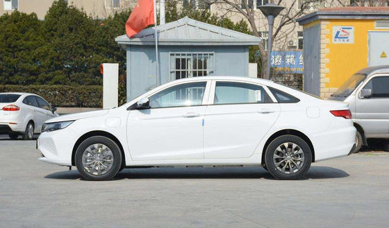 Автомобиль 421KM седана Dihao Ev Geely электрический 4 двери 5 мест 0,5 часа быстрой обязанности