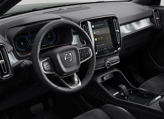 Автомобиль 500KM компакта SUV 2023 Volvo XC40 новый до дверей 530KM чистые электрические 5 5-6 усаживают быструю обязанность 0.67H