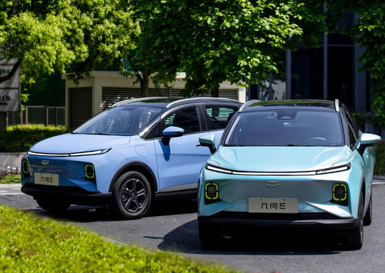Автомобили геометрии e небольшие SUV EV 320-410KM роскошное электрическое Suv 60kw