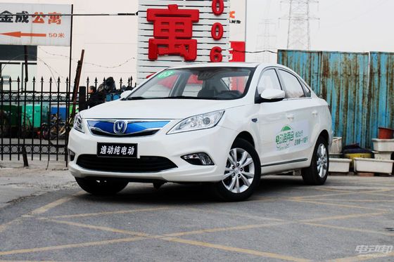 Стандарт 365-405KM электрического автомобиля 2022 седана Changan Eado EV460 официальный