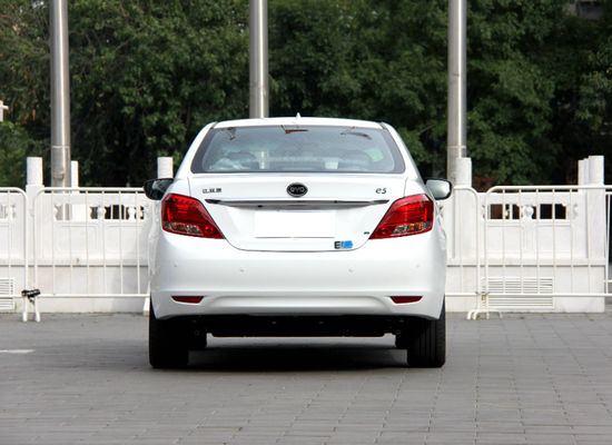 Двери высокой эффективности 305KM 400KM BYD E5 EV чистые электрические 4 5 мест