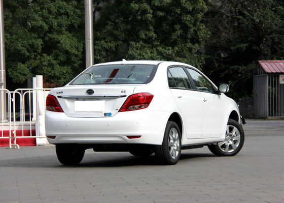 Двери высокой эффективности 305KM 400KM BYD E5 EV чистые электрические 4 5 мест